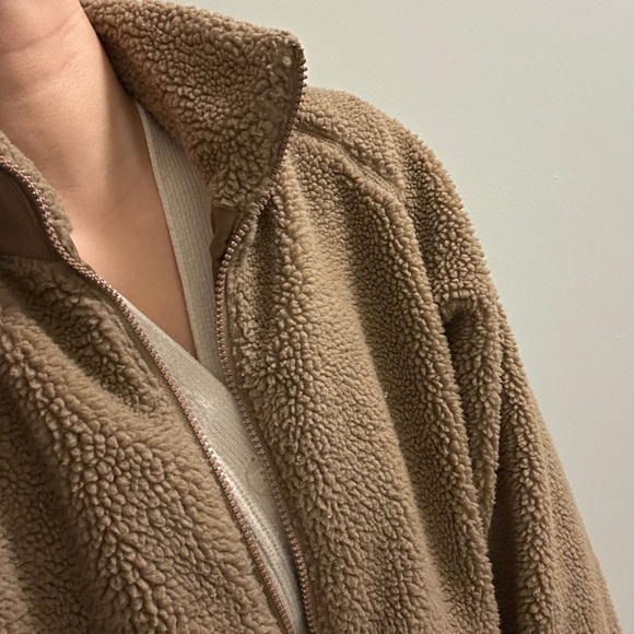 🍒 Brandy Melville Willow teddy bear fleece zip up Size M - Picture 3 of 5